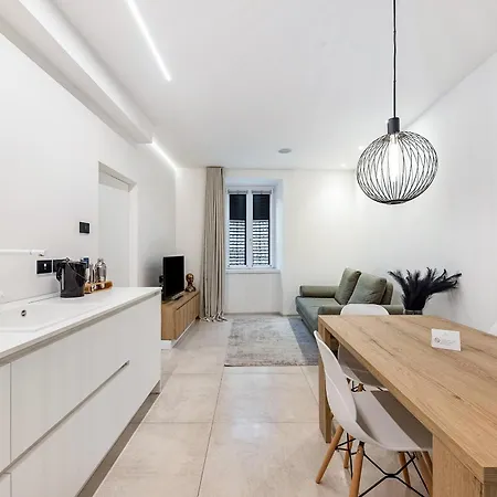 App 206 Palazzo Cavour Apartment