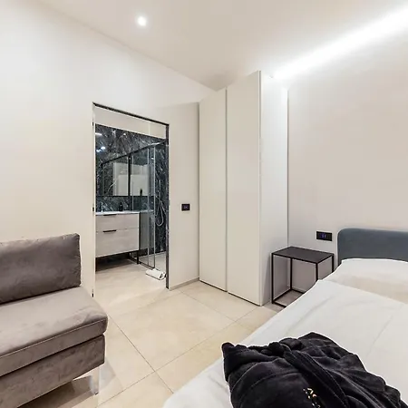 App 206 Palazzo Cavour *